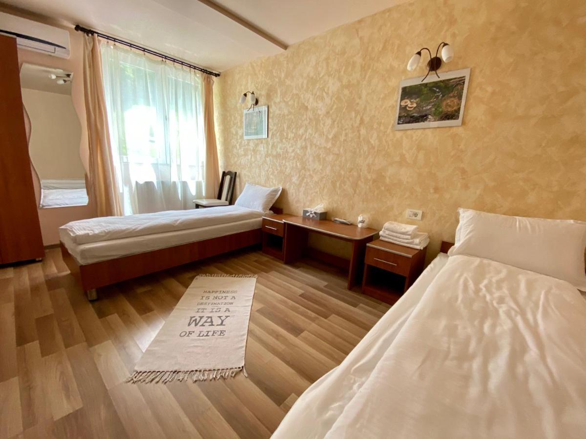 Pensiune Muntii Aninei Anina Buitenkant foto
