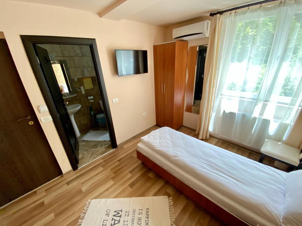 Pensiune Muntii Aninei Anina Buitenkant foto